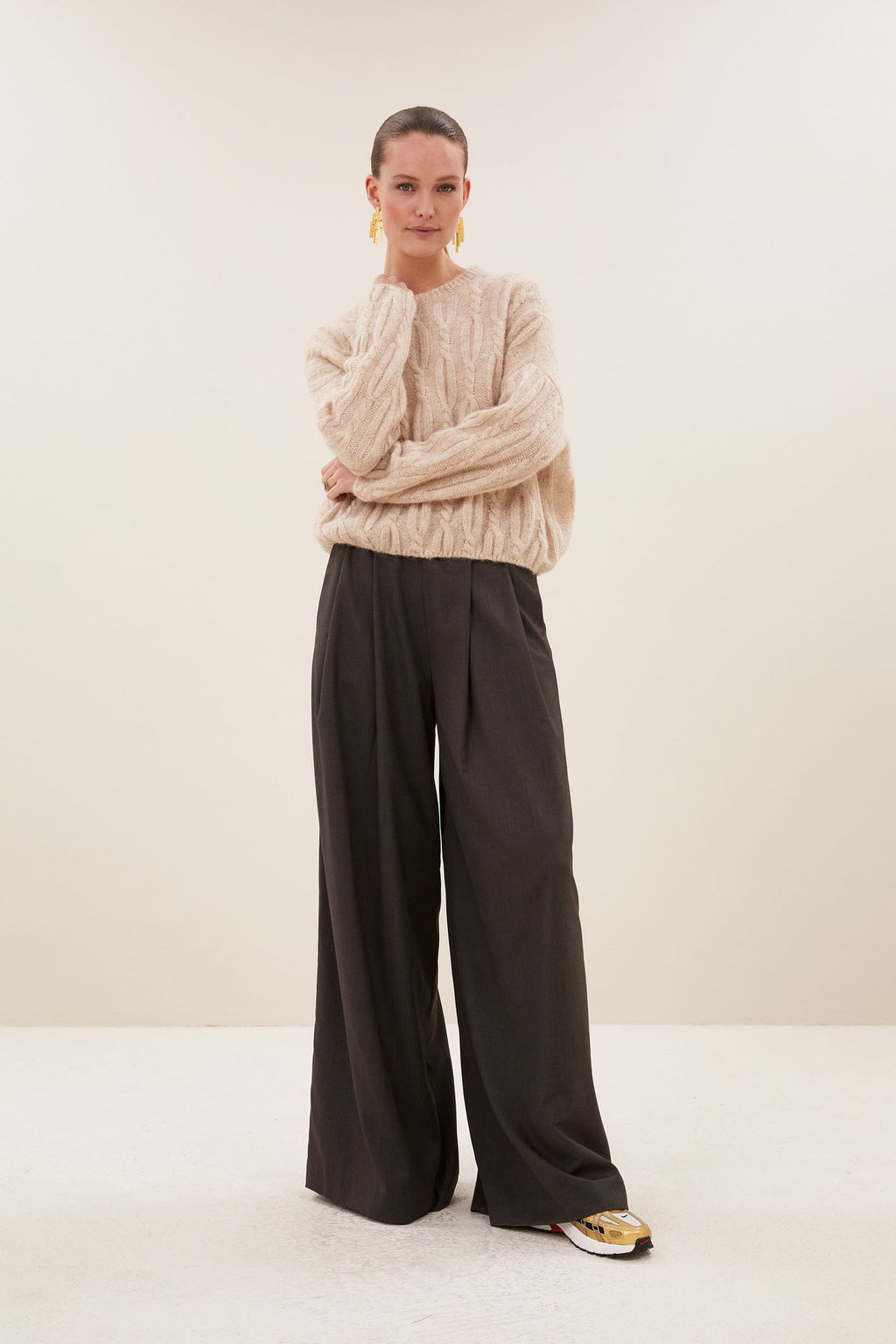 Pantalones holgados mujer en marron