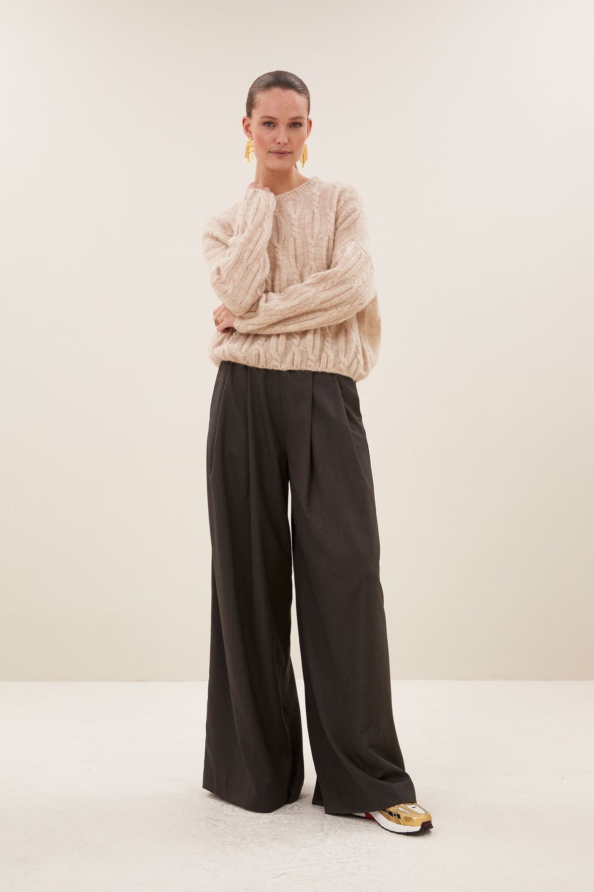 Pantalones holgados mujer en marron