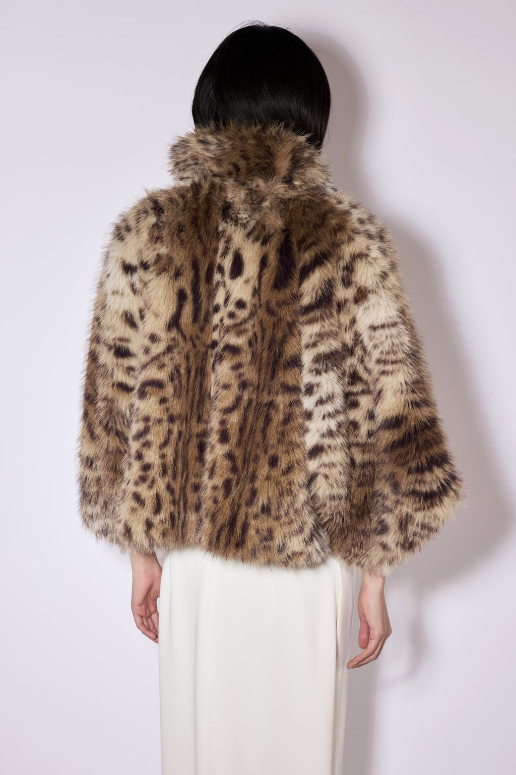 Chaqueta corta de pelo animal print