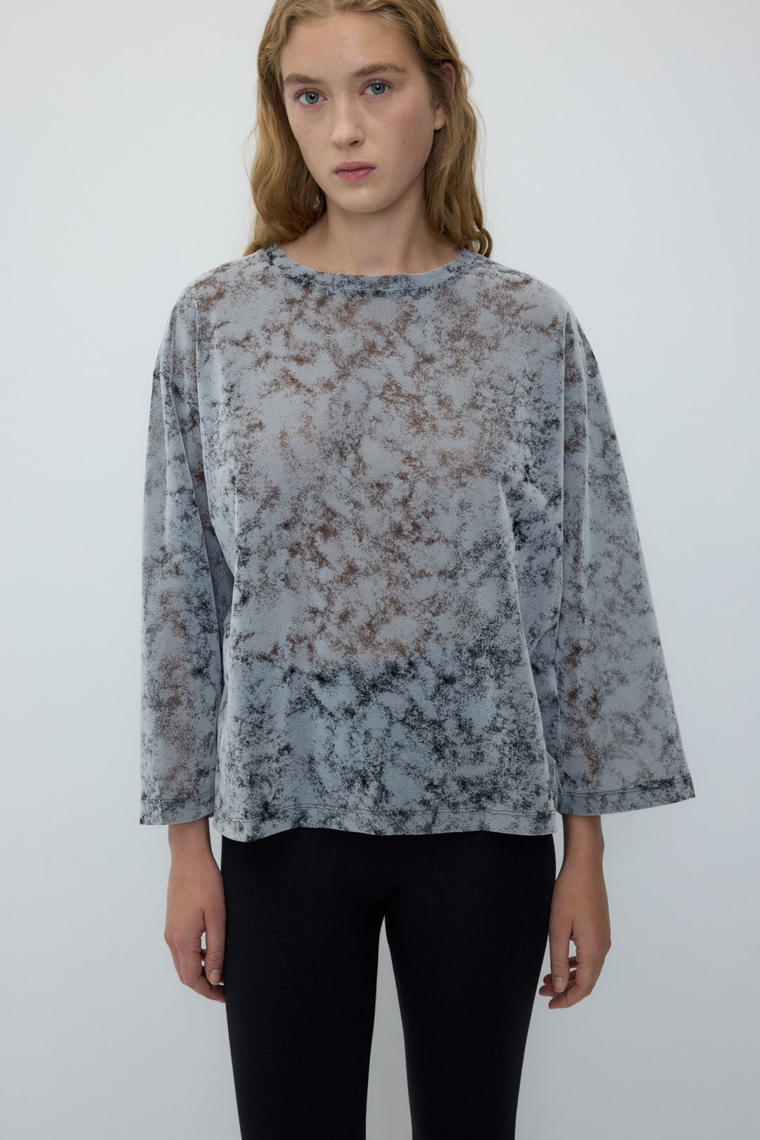 Camiseta de manga larga gris con estampado marmolado 💰
