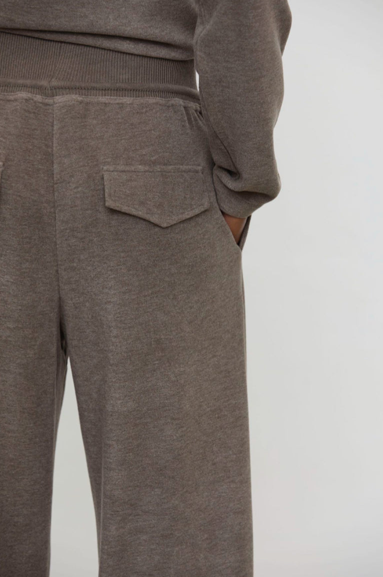 pantalón mujer holgado de punto marrón topo