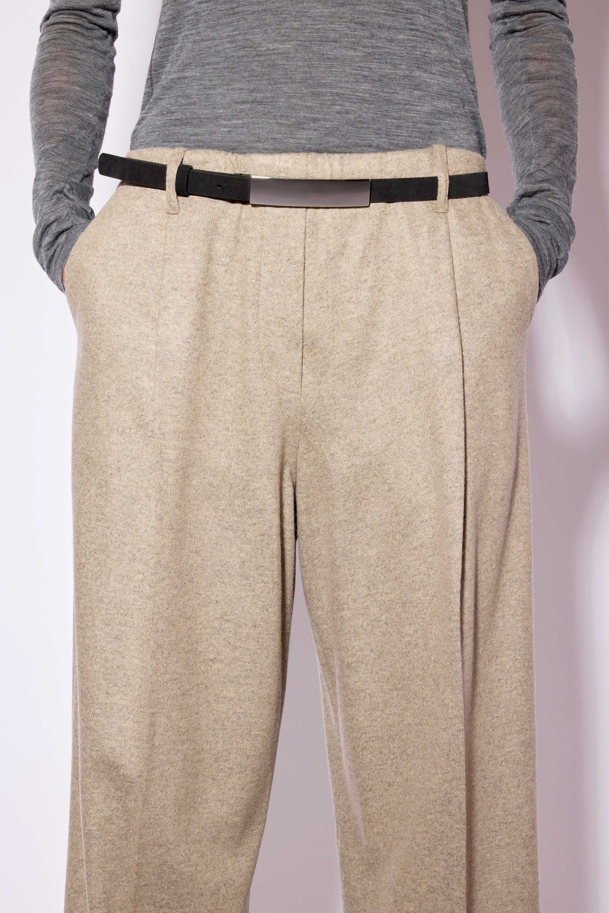 Pantalón de pierna amplia en beige