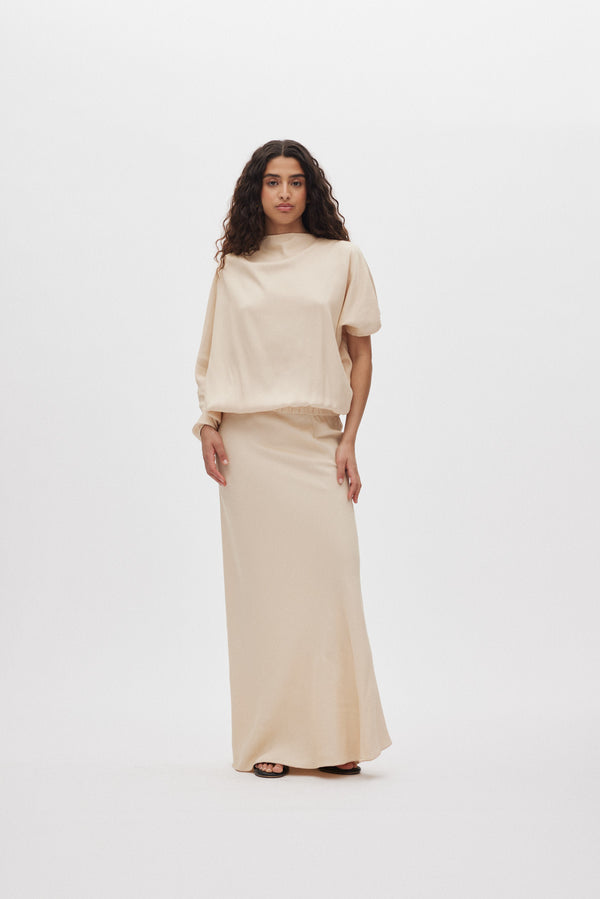Vestido largo beige de punto