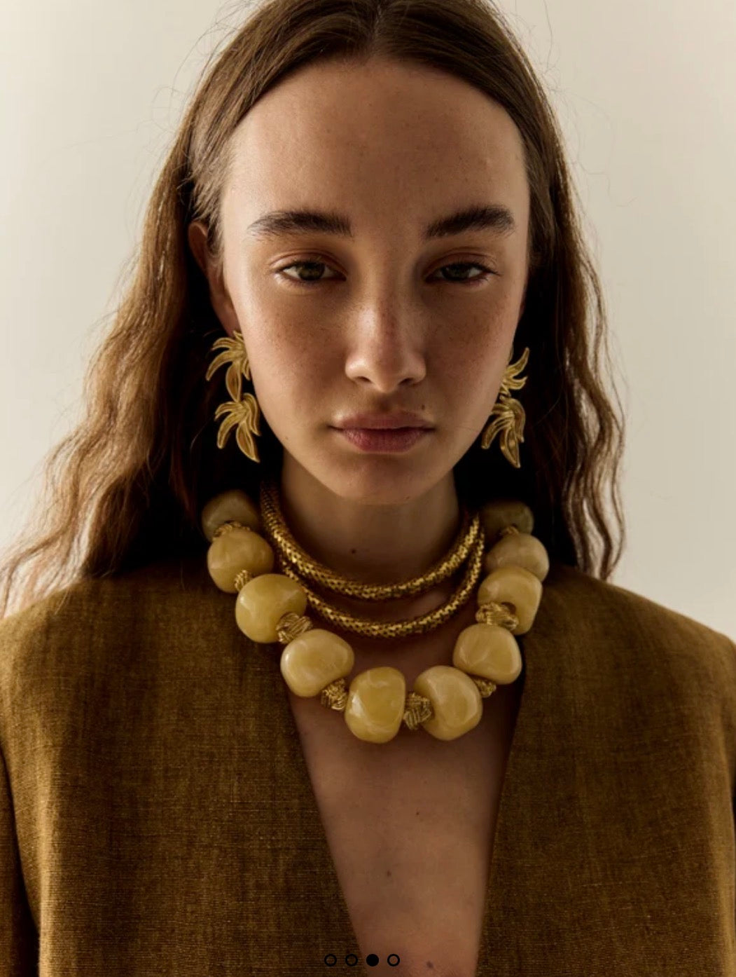 Pendientes dorados de inspiracion vegetal