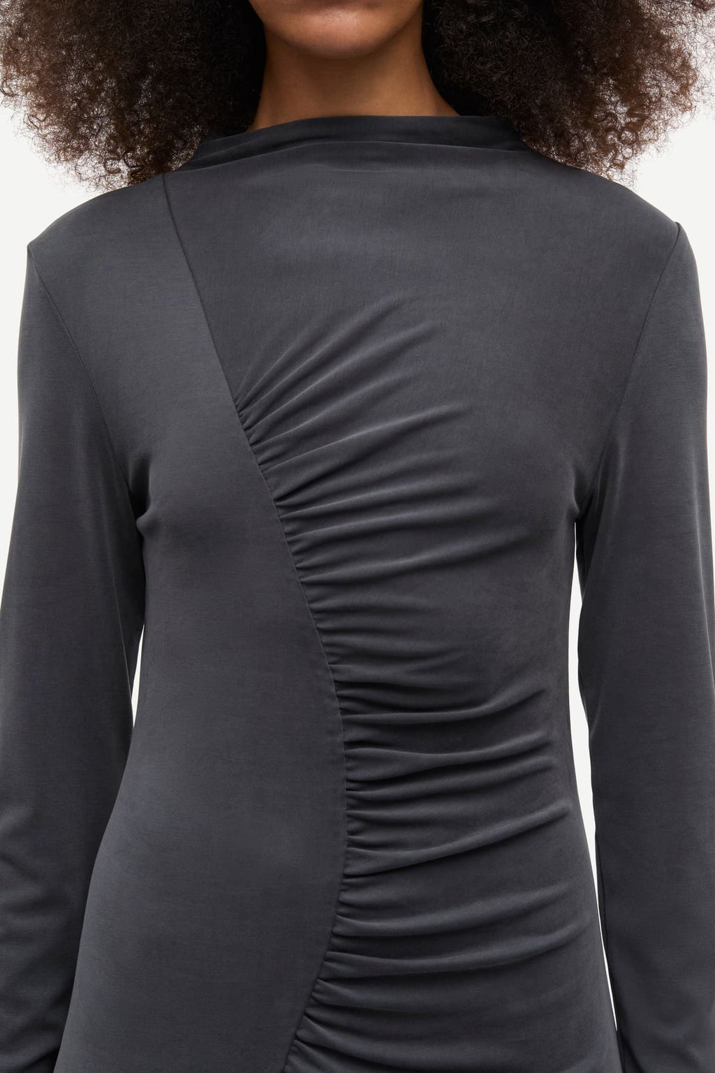 Vestido largo gris oscuro