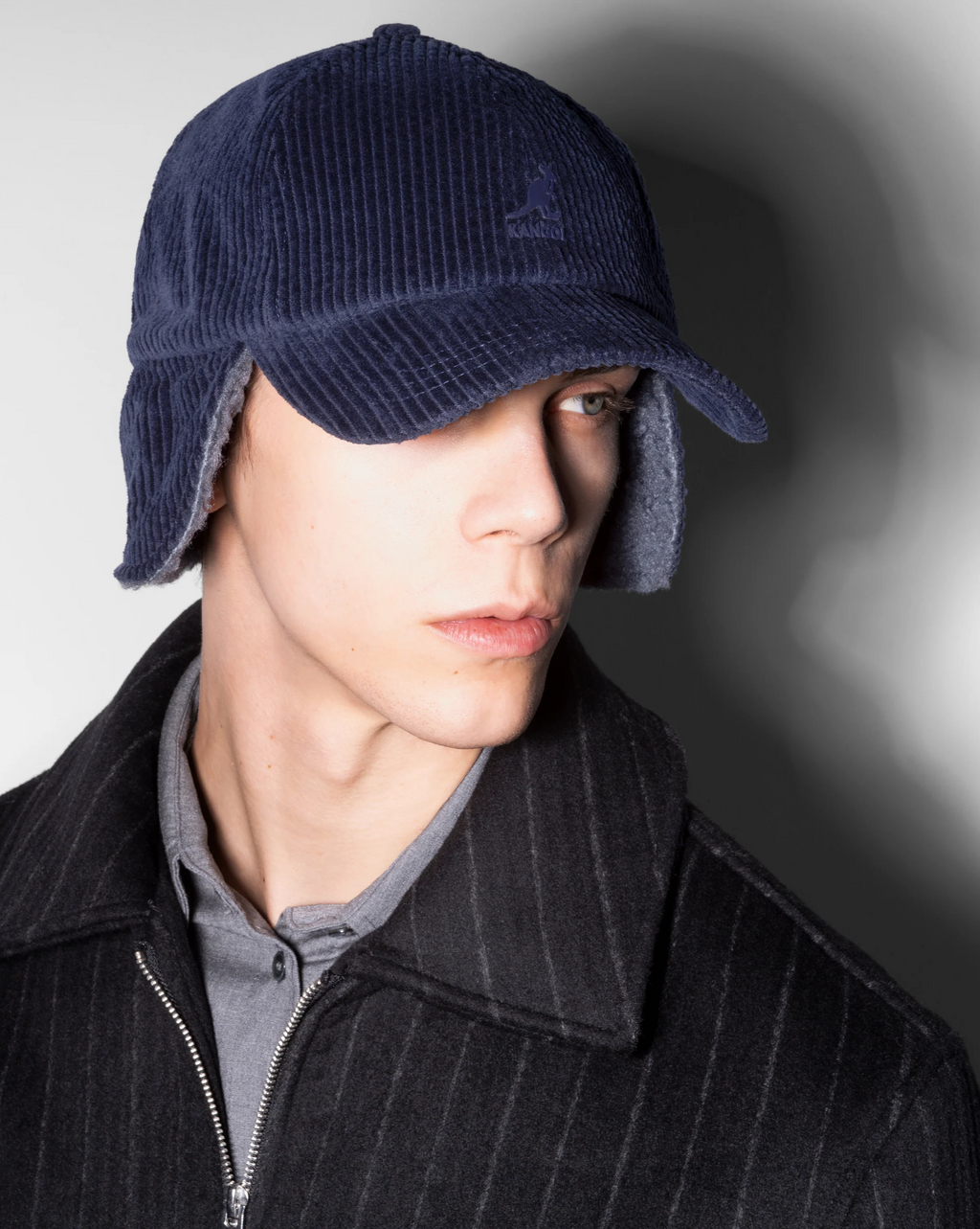 Gorra unisex de pana con orejeras
