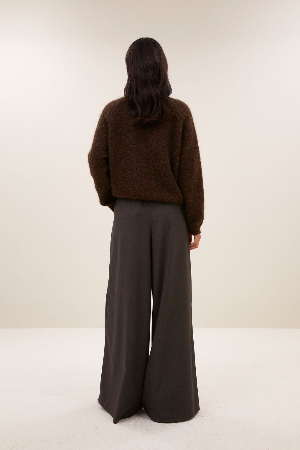 Pantalones holgados mujer en marron