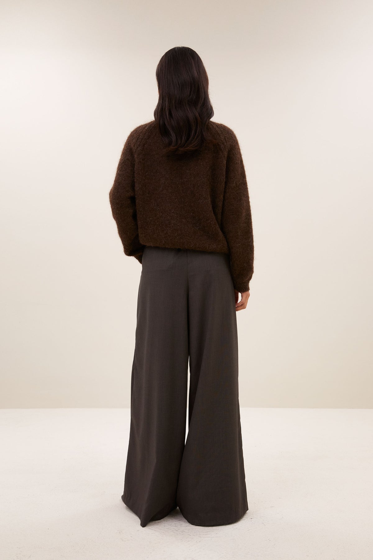 Pantalones holgados mujer en marron