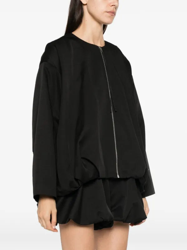 Chaqueta oversize negra con cremallera