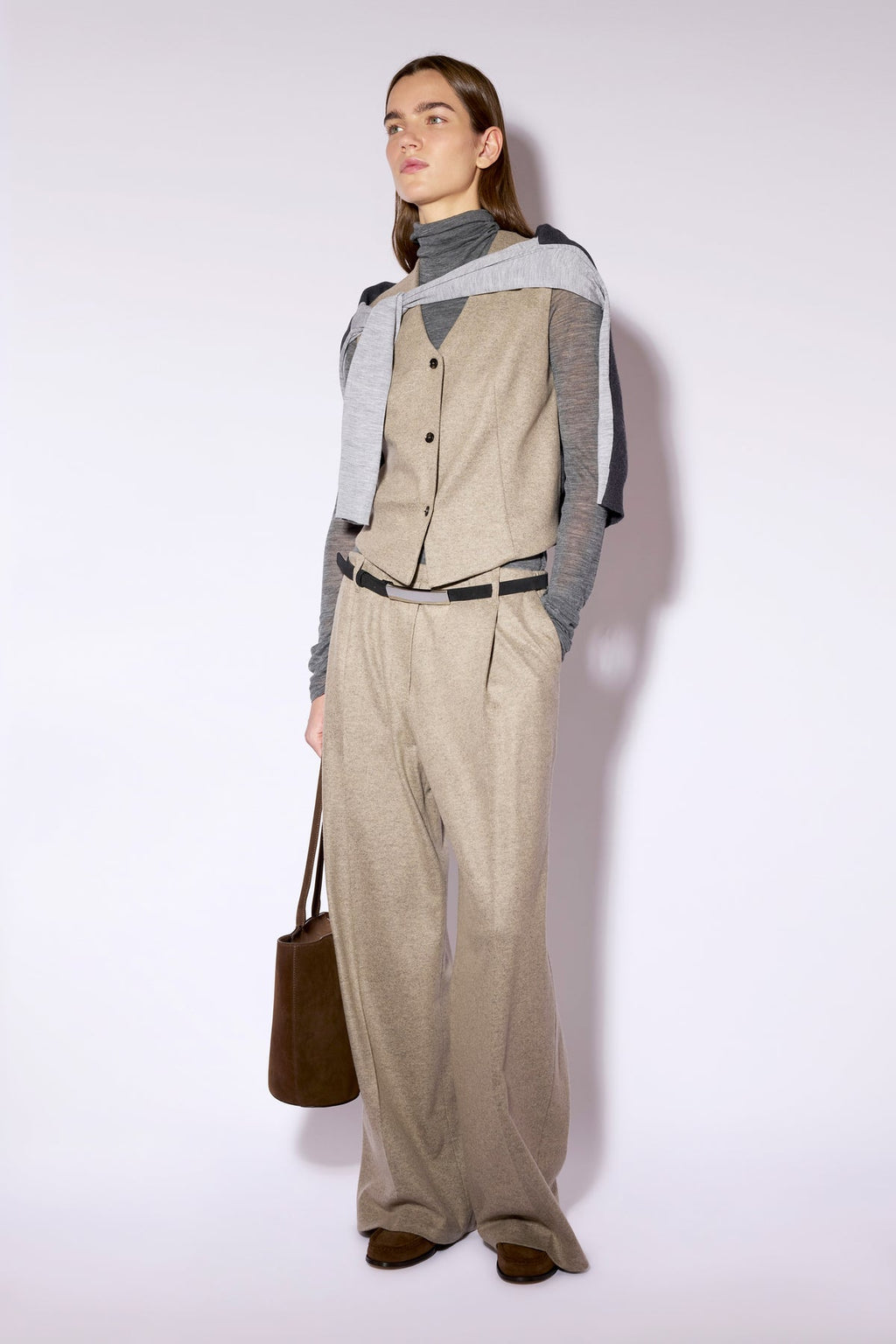 Pantalón de pierna amplia en beige