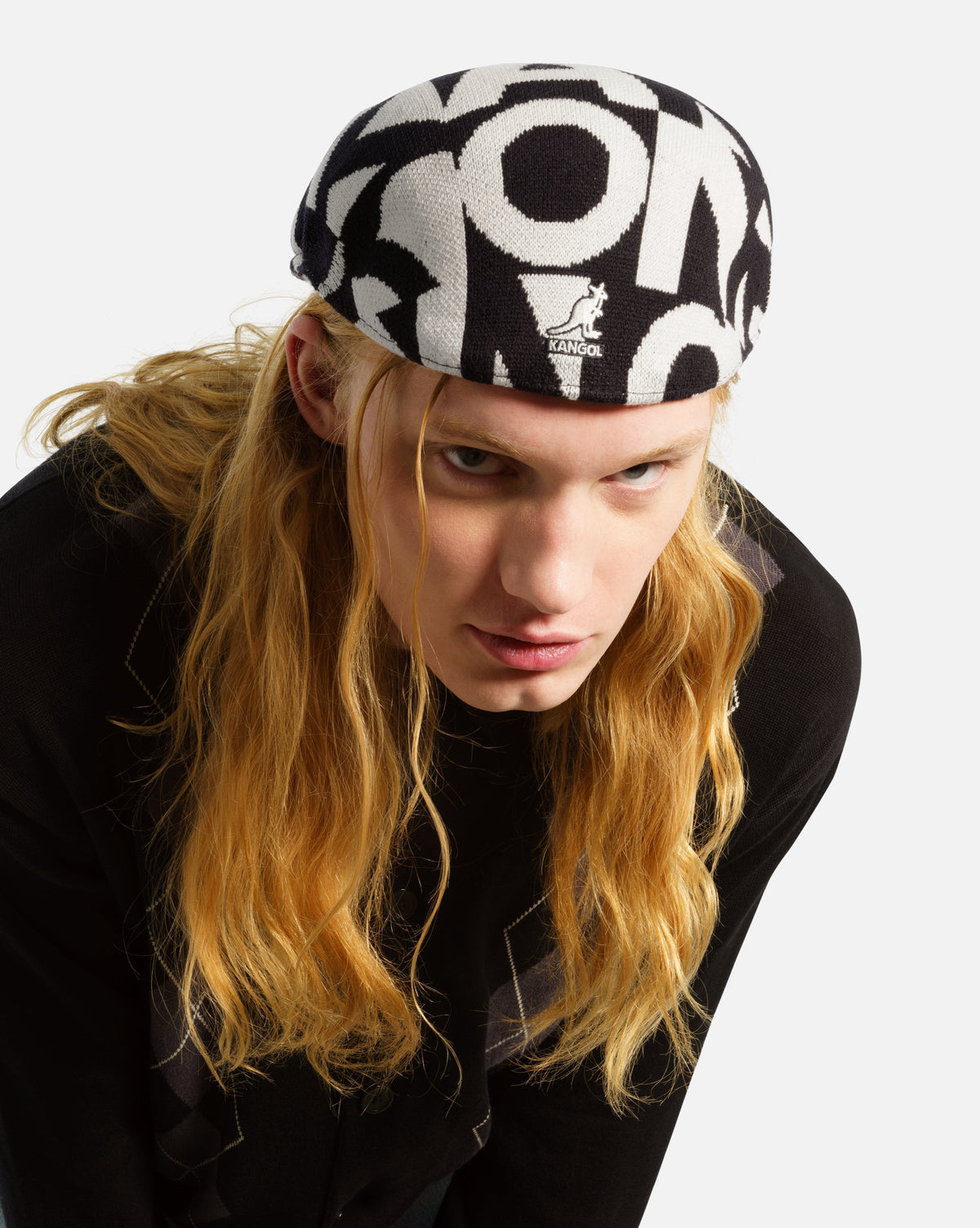 Gorra  de Punto con Estampado Gráfico
