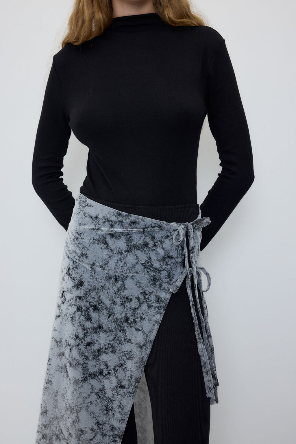 Falda pareo midi asimetrica gris efecto marmolado💰