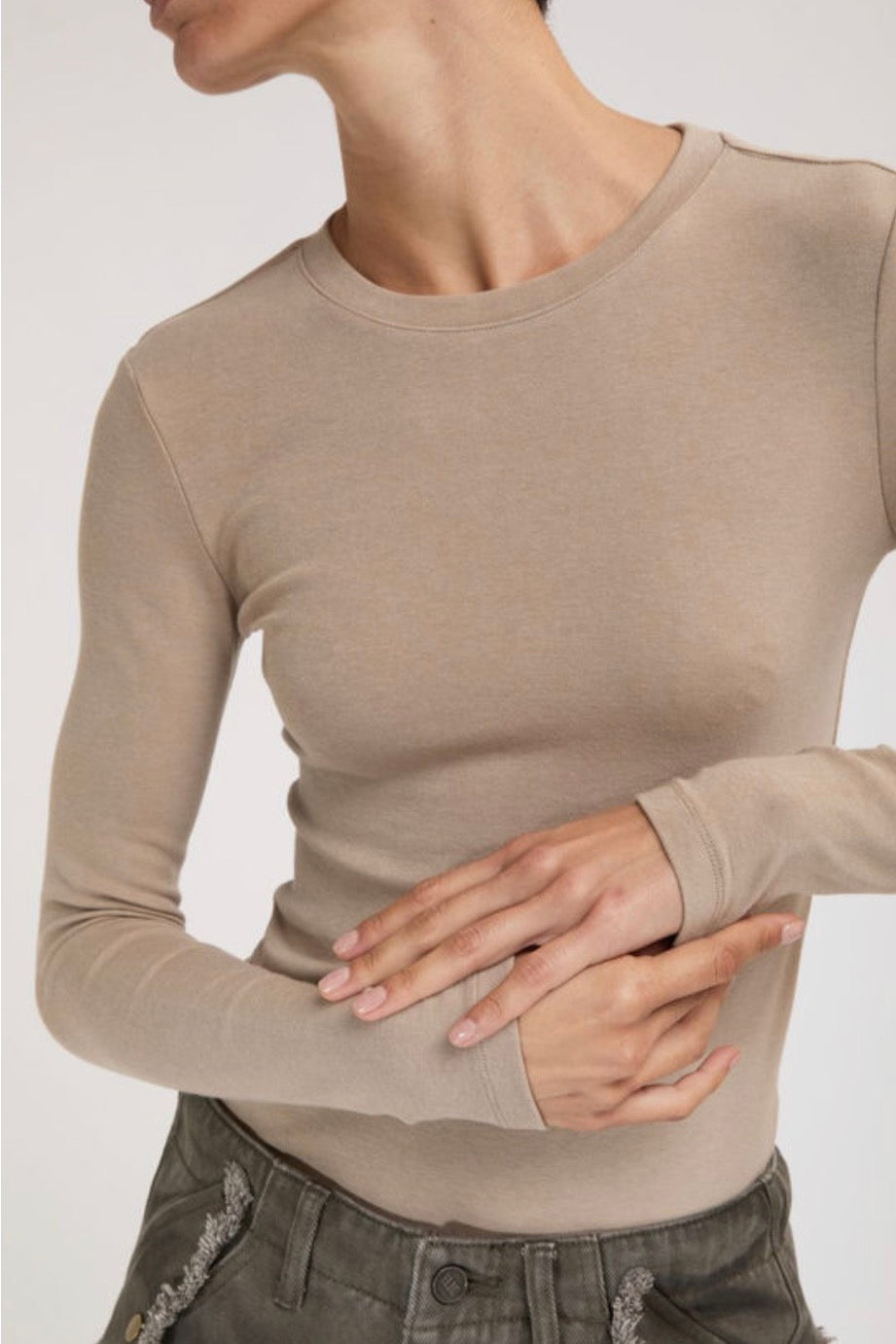 Camiseta de mujer basica en manga larga beige