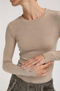 Camiseta de mujer basica en manga larga beige