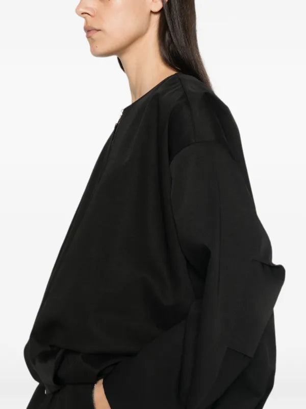 Chaqueta oversize negra con cremallera
