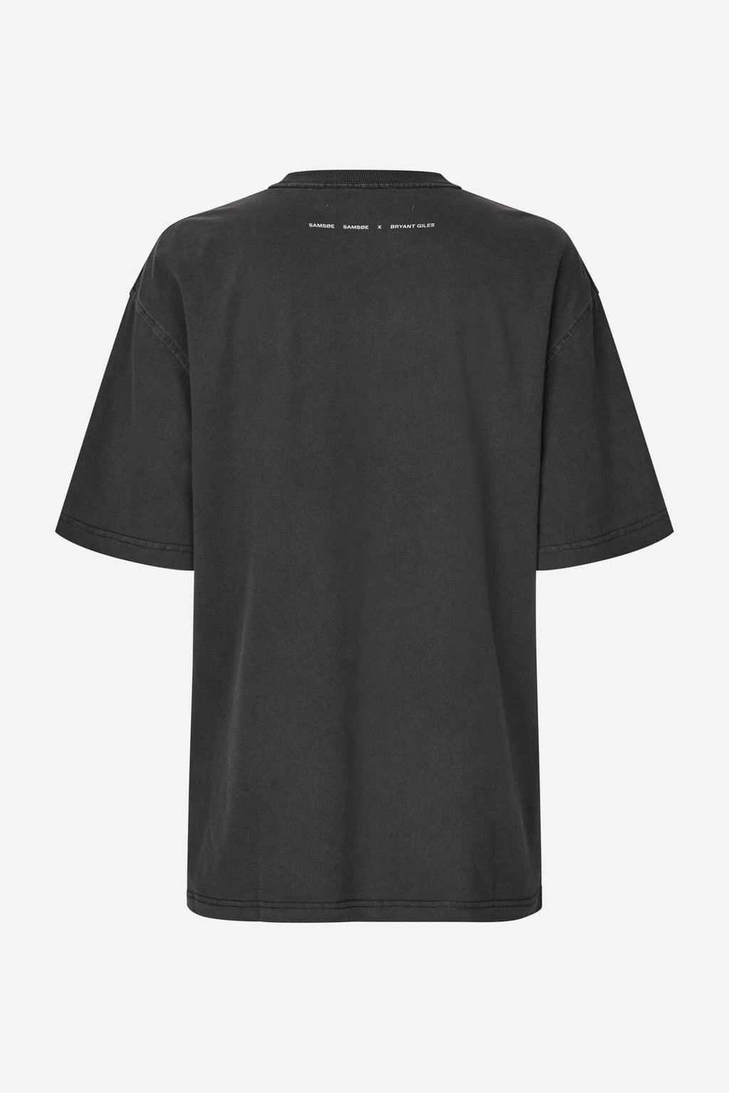 Camiseta oversize gris oscuro unisex con estampado frontal