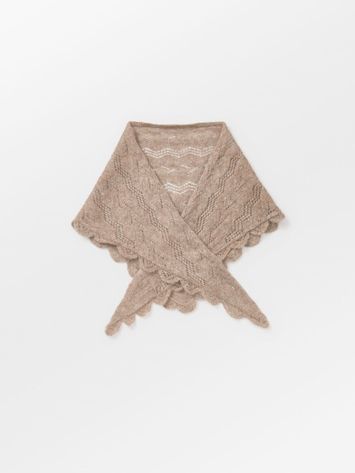 Pañuelo triangular de punto calado