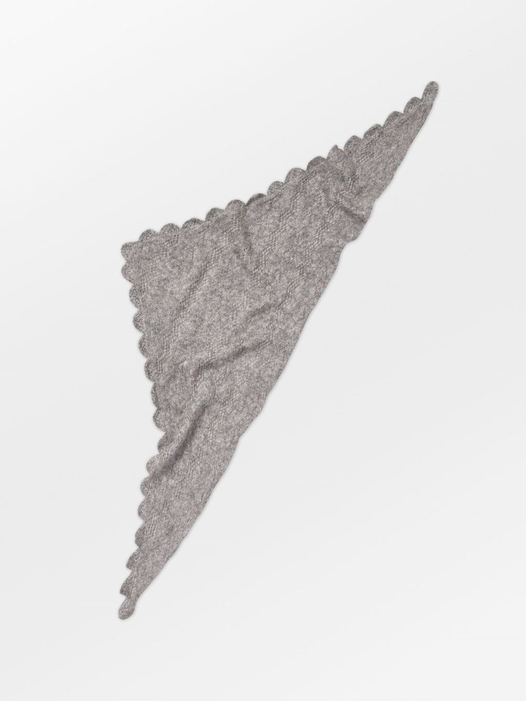Pañuelo triangular de punto calado