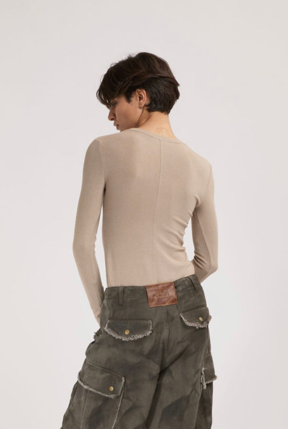 Camiseta de mujer basica en manga larga beige