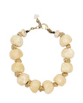 collar de cuentas irregulares en tono marfil