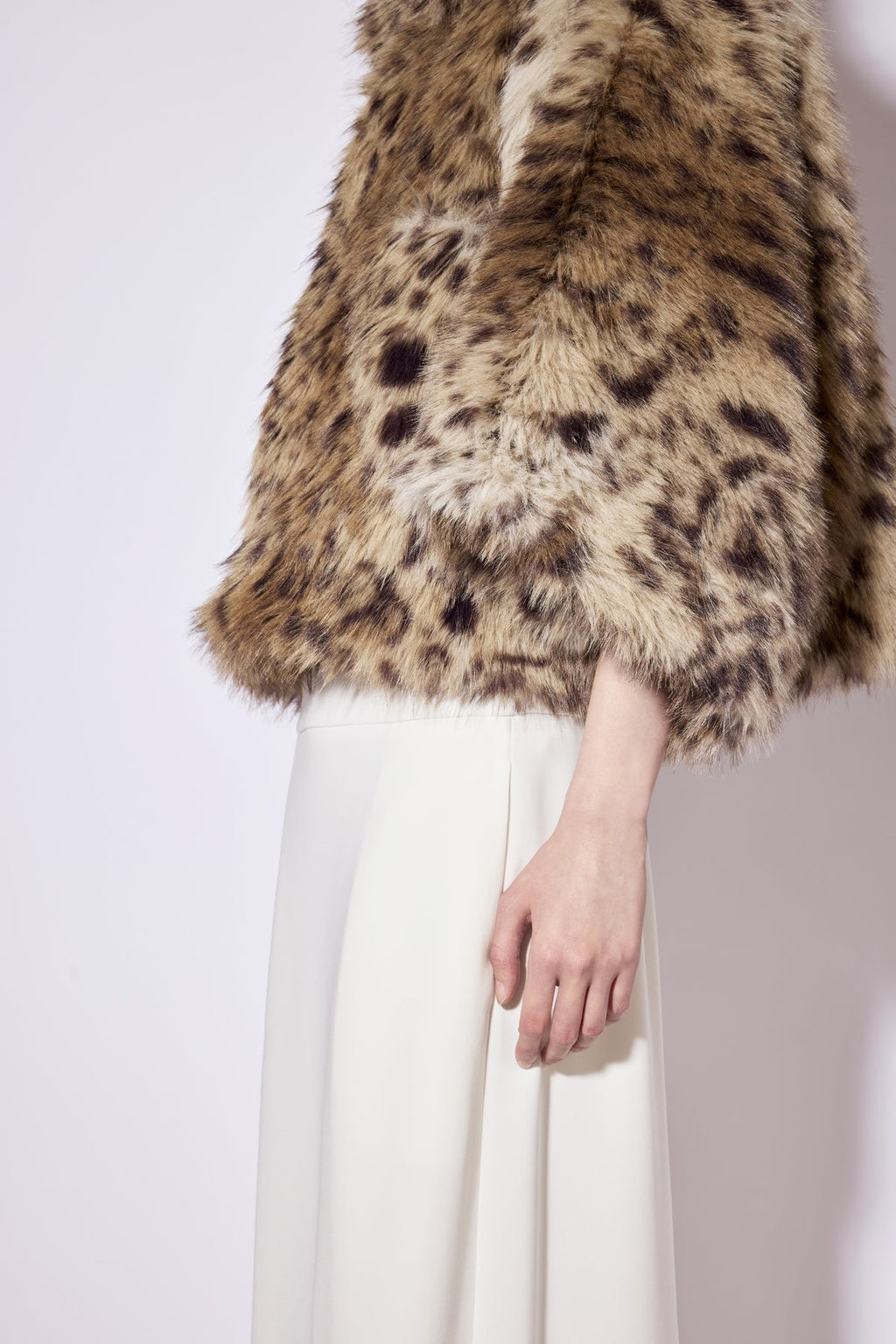 Chaqueta corta de pelo animal print