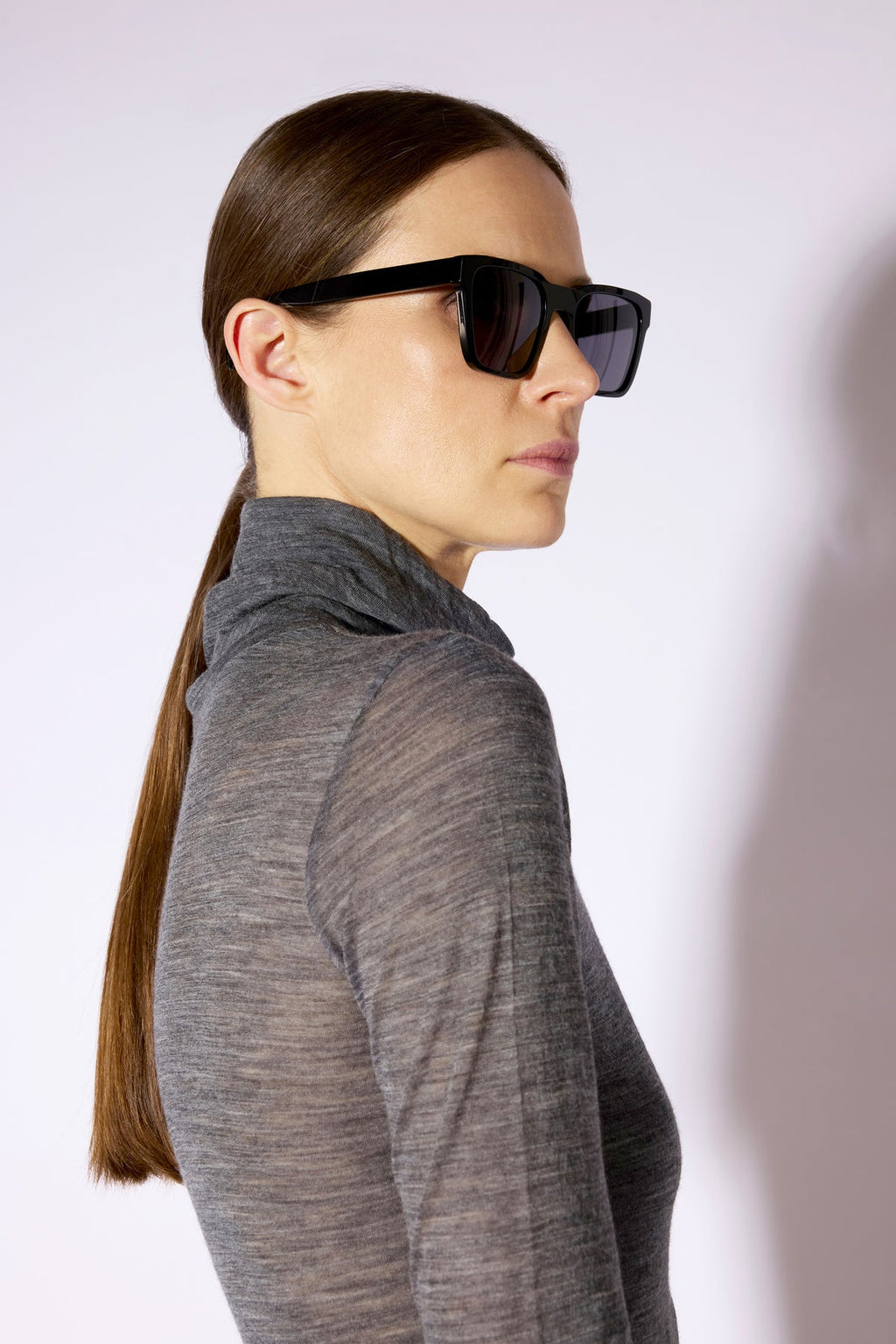 Jersey de cuello alto gris