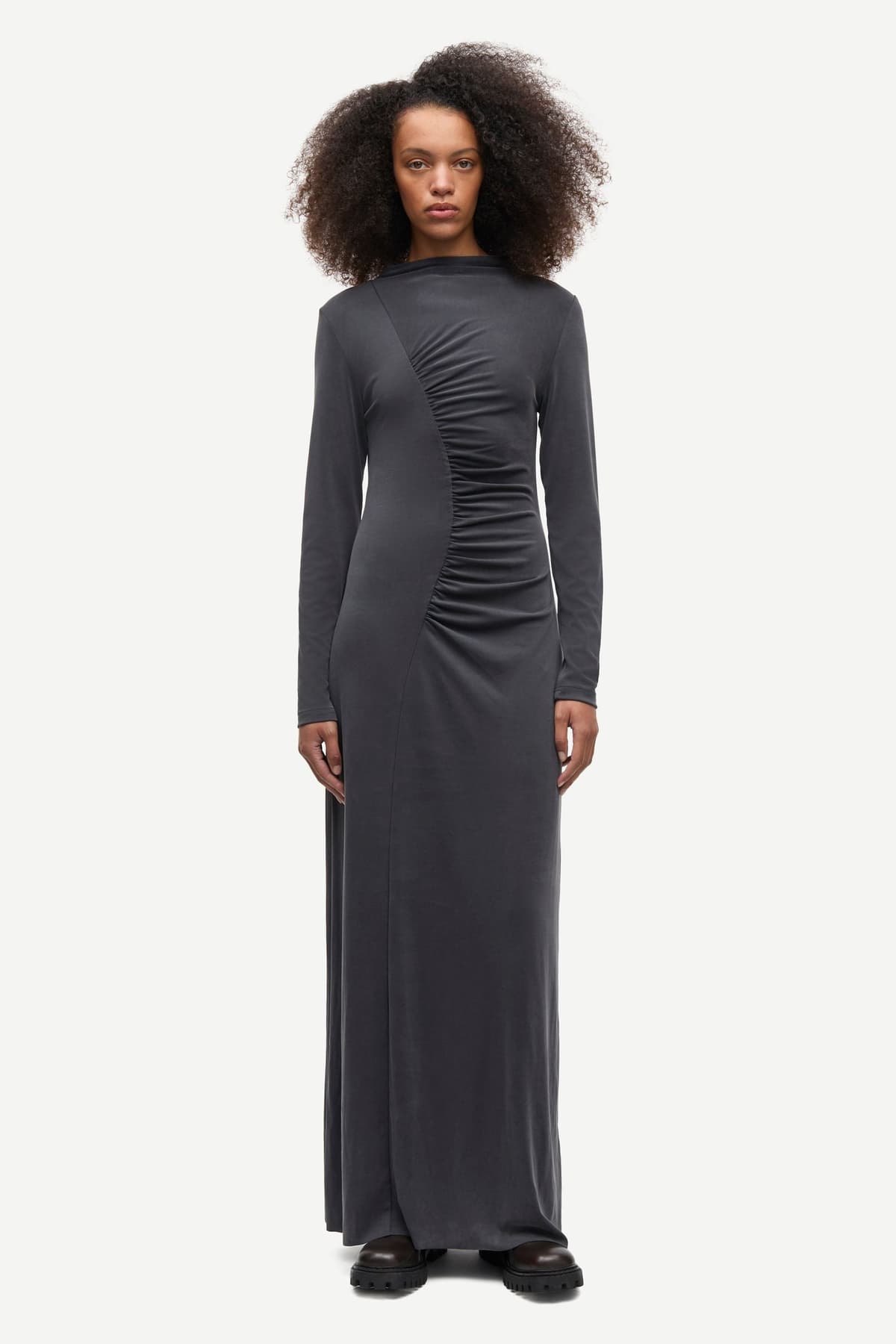 Vestido largo gris oscuro