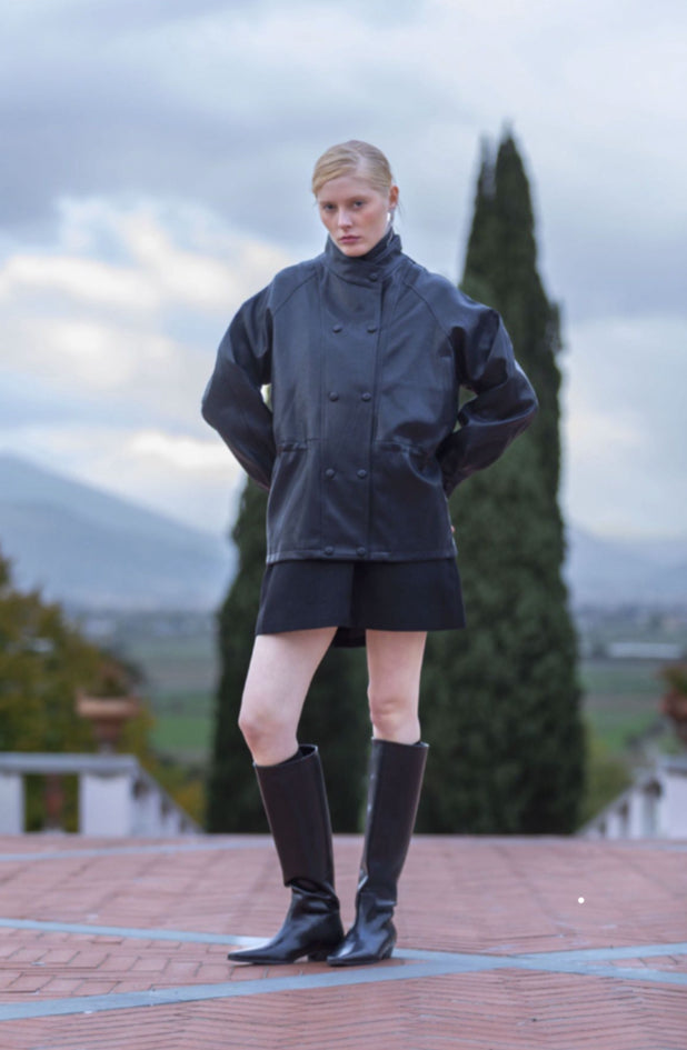 Chaqueta de mujer efecto piel negra