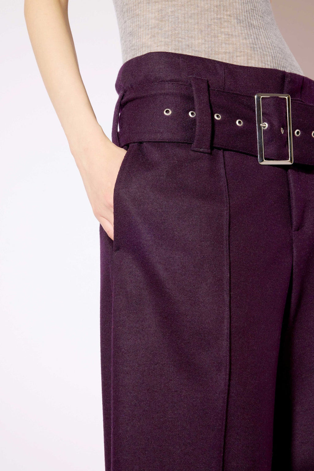 Pantalón de lana holgado con cinturón