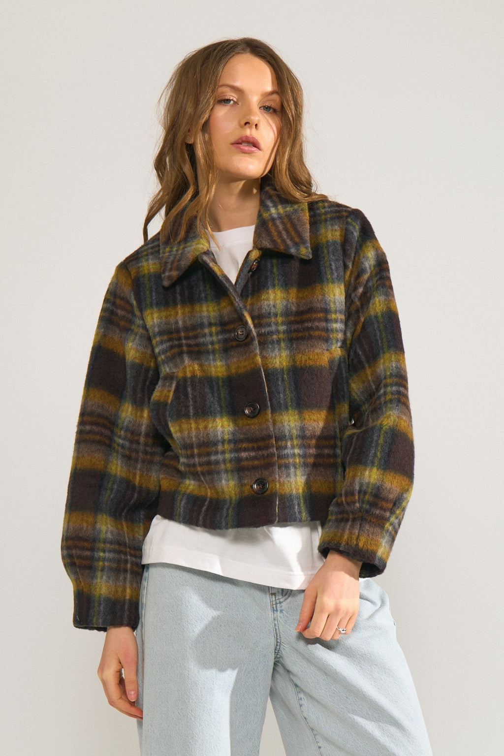 Chaqueta de mujer corta de cuadros estilo casual