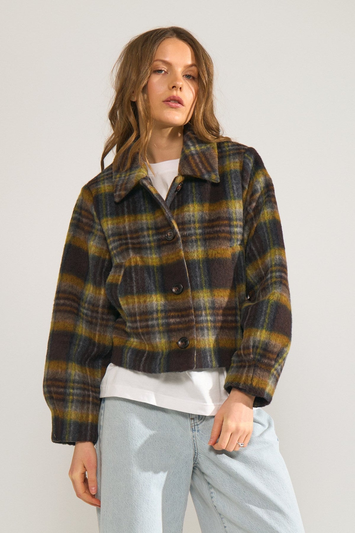 Chaqueta de mujer corta de cuadros estilo casual