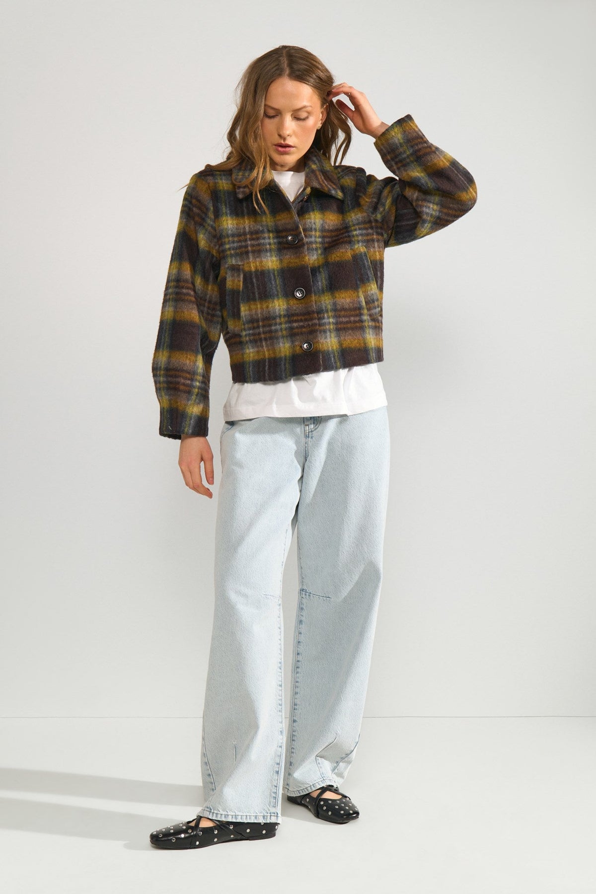 Chaqueta de mujer corta de cuadros estilo casual