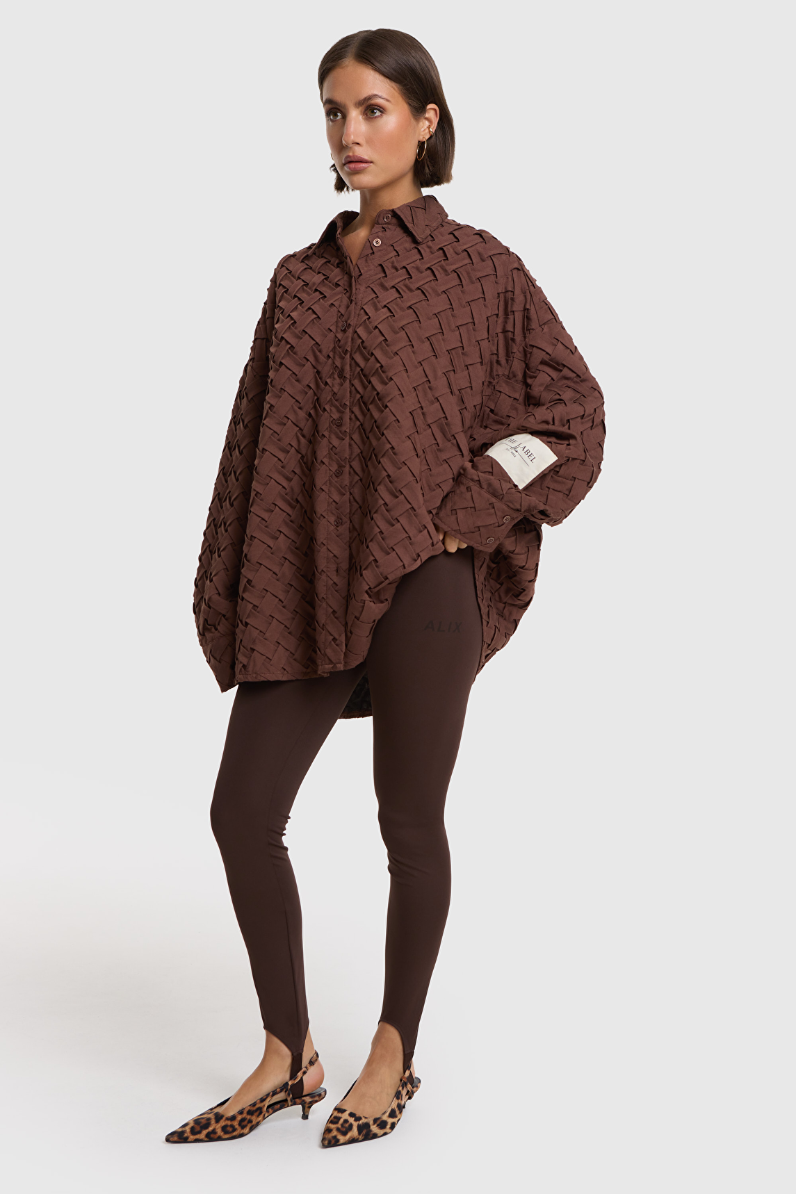 camisa marrón de tejido trenzado
