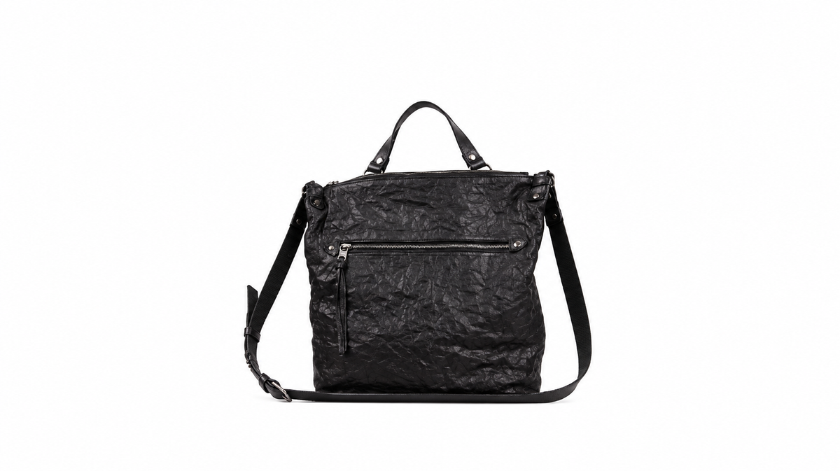 Bolso de piel con asa y bandolera