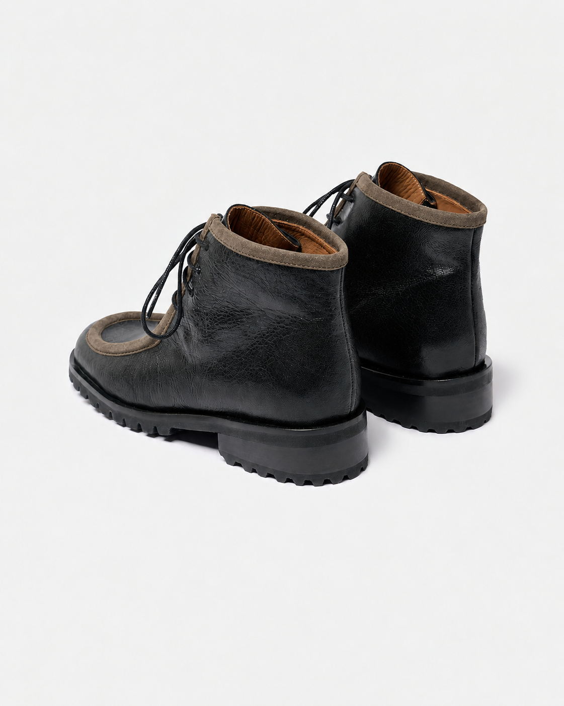 Botín tipo wallabee de piel