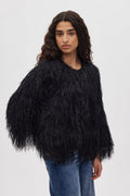 chaqueta de pelo de plumas en color negro