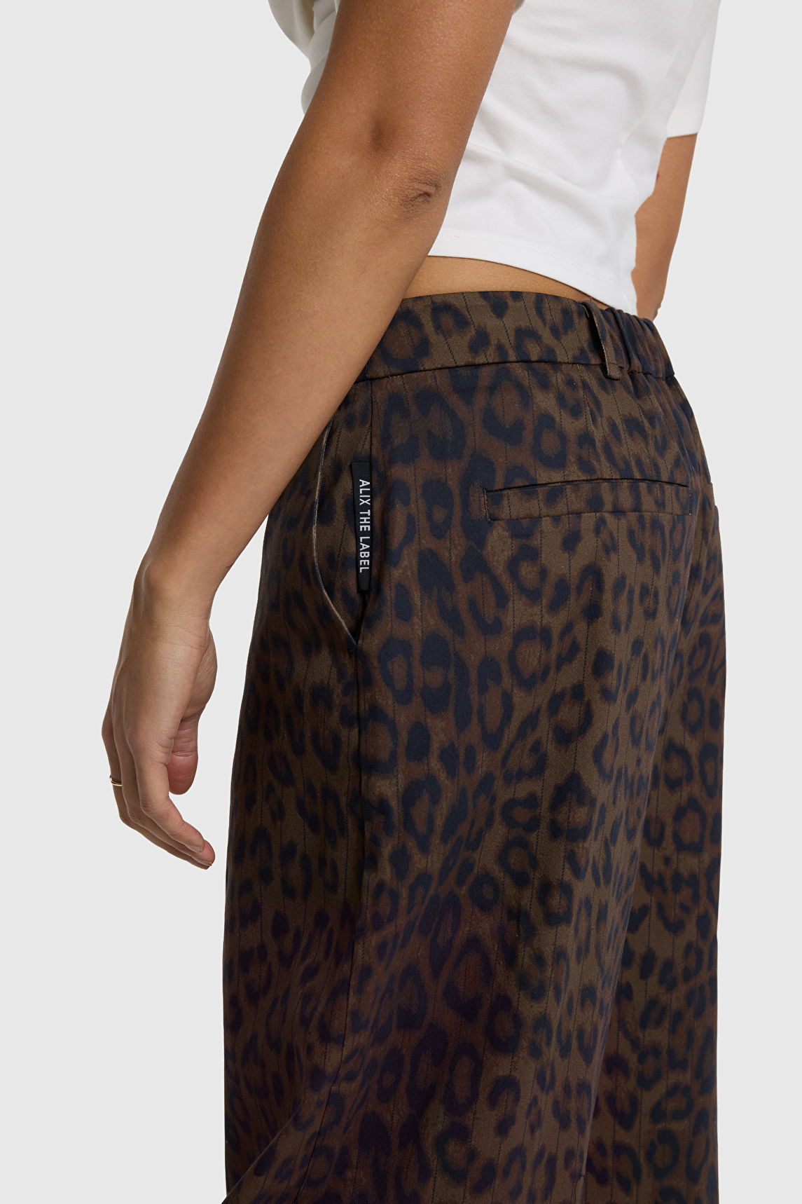 Pantalón de estampado animal en tonos marrones