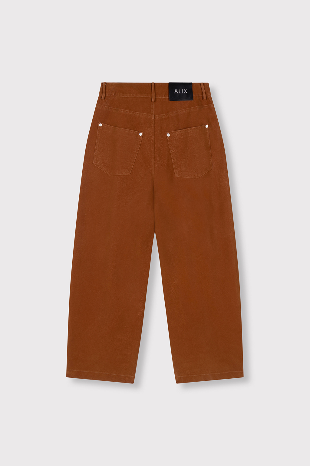 pantalón de gamuza sintética en color camel
