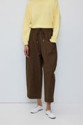 Pantalones tipo barrel marron