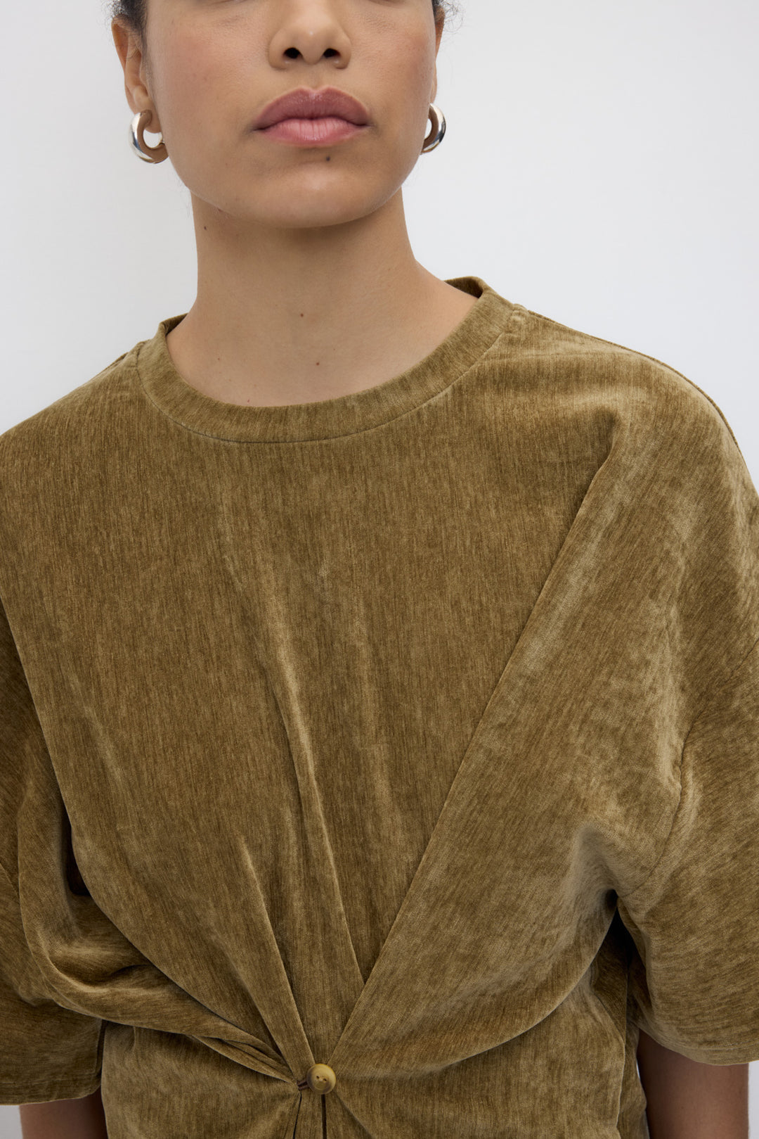 Top de terciopelo extragrande con detalle fruncido RITA ROW