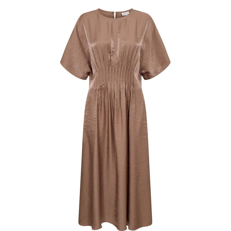 Vestido midi con cintura fruncida y manga corta NUMPH