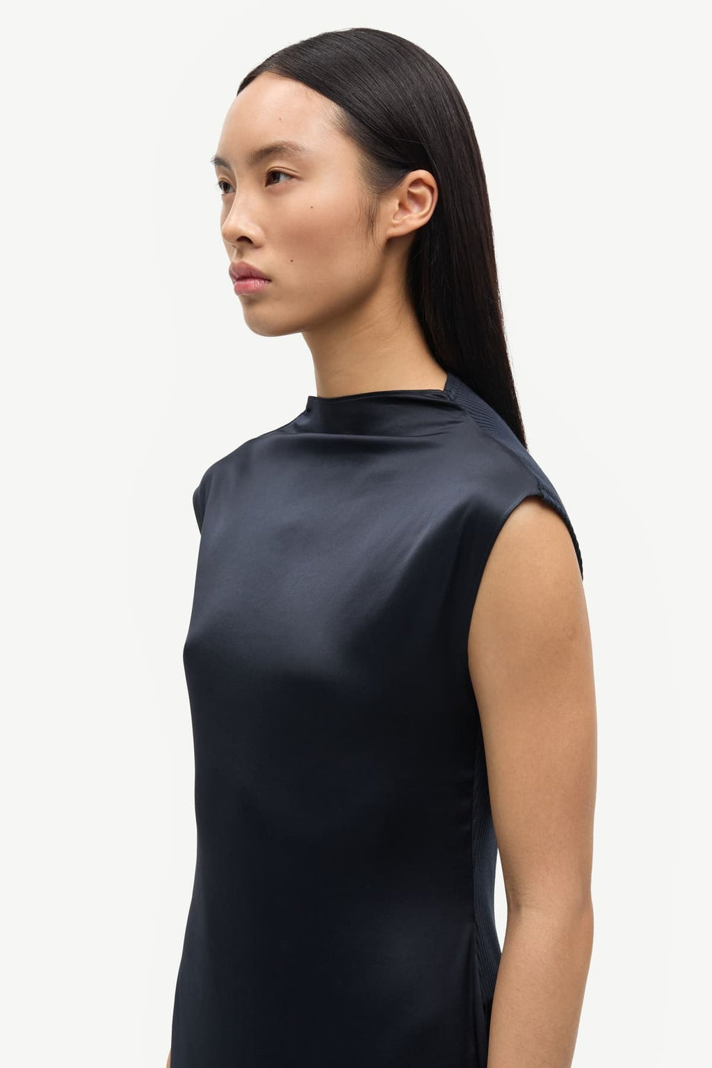 Vestido midi de punto y satén